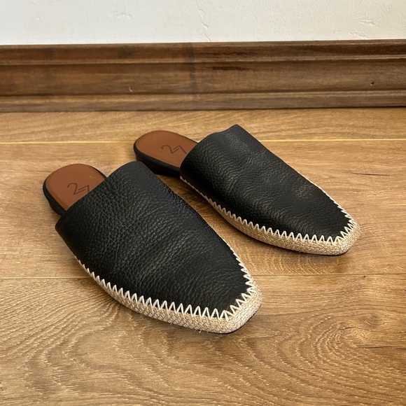 Naturalizer Women’s 27 EDIT Candice Mule in Black Leather - Picture 4 of 7